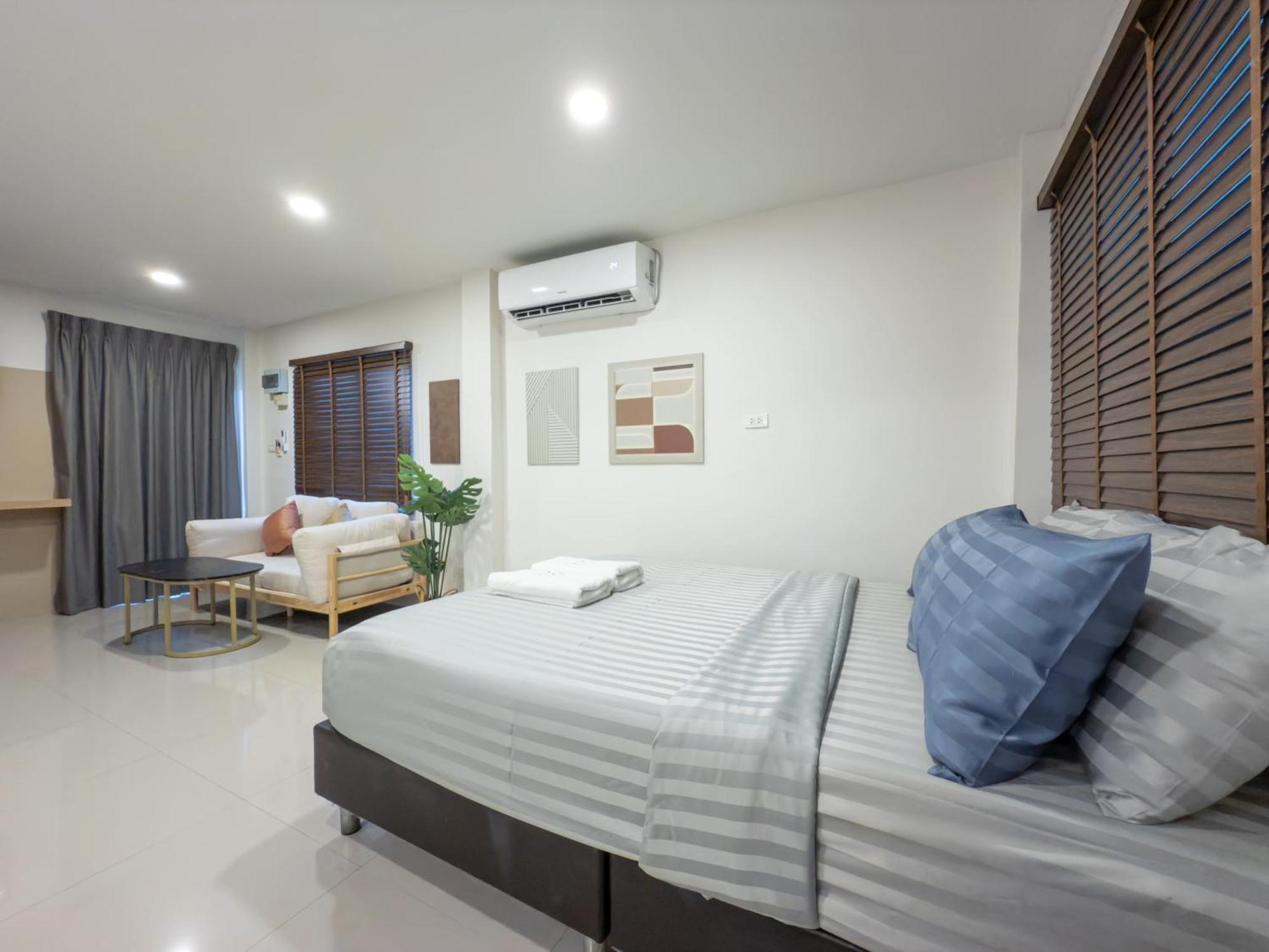 The Seathru Koh Larn Pattaya Exterior foto