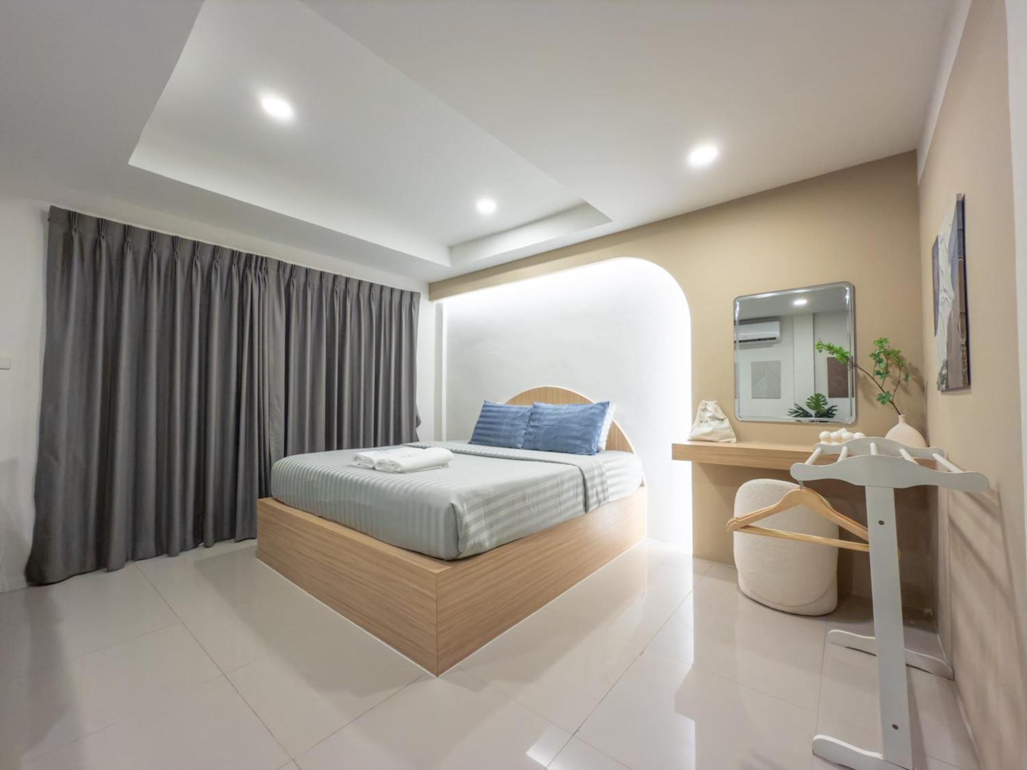 The Seathru Koh Larn Pattaya Exterior foto