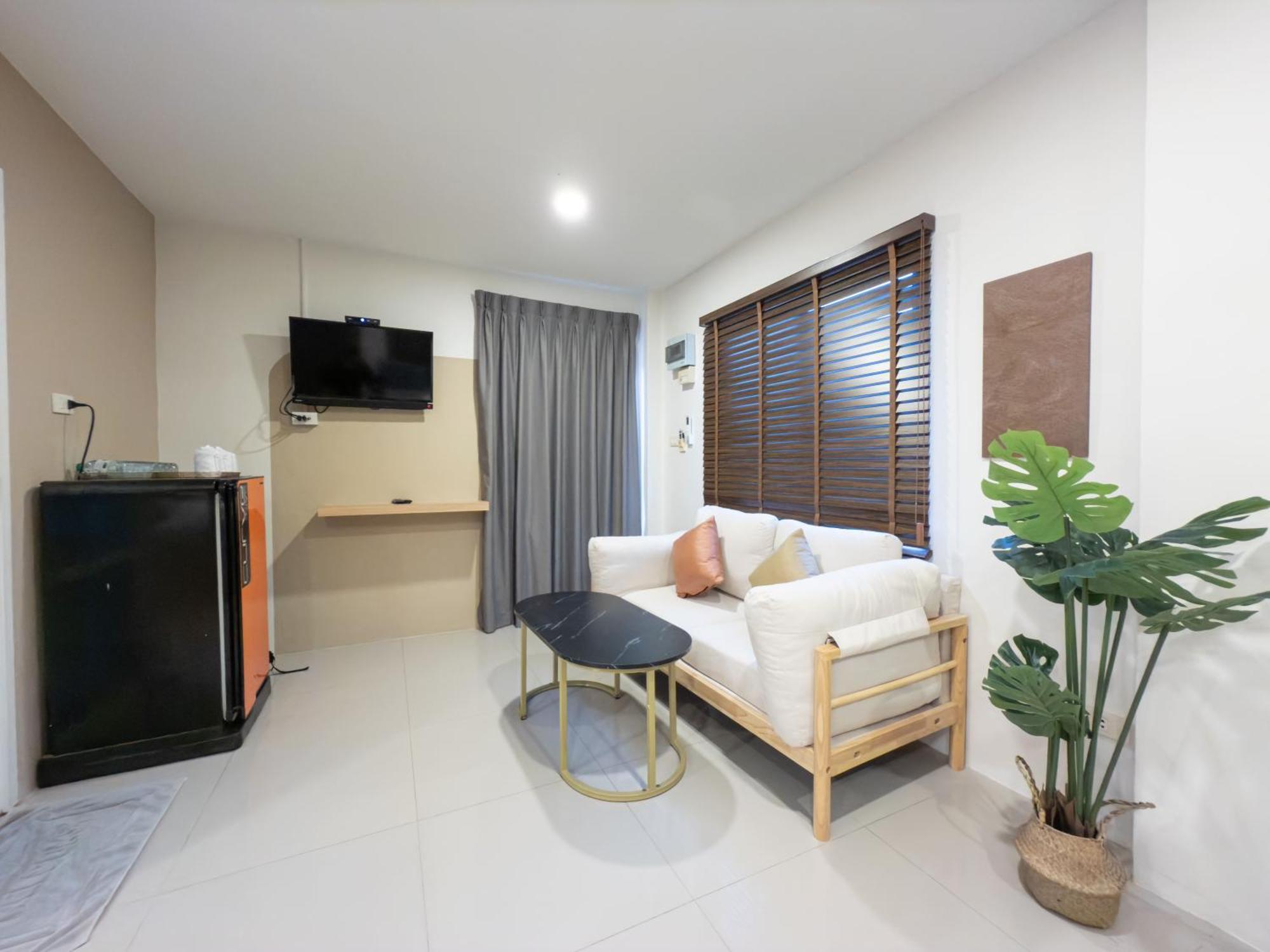 The Seathru Koh Larn Pattaya Exterior foto